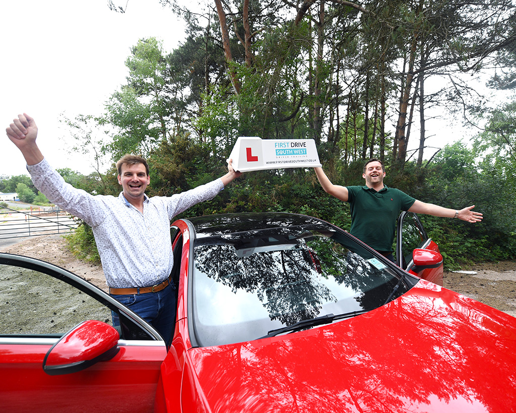 How do I get my instructor trainee licence?