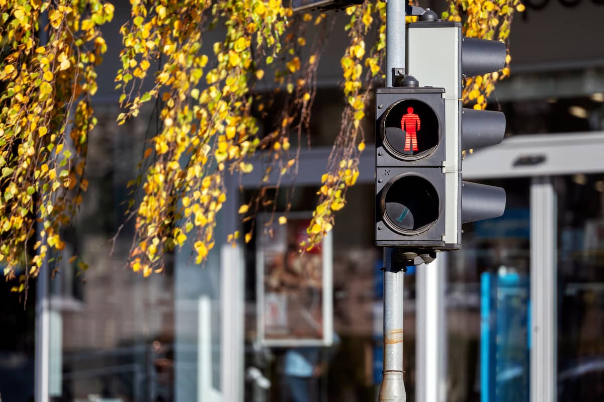 What Are Pelican Crossings? A Guide for Learner Drivers in South Devon